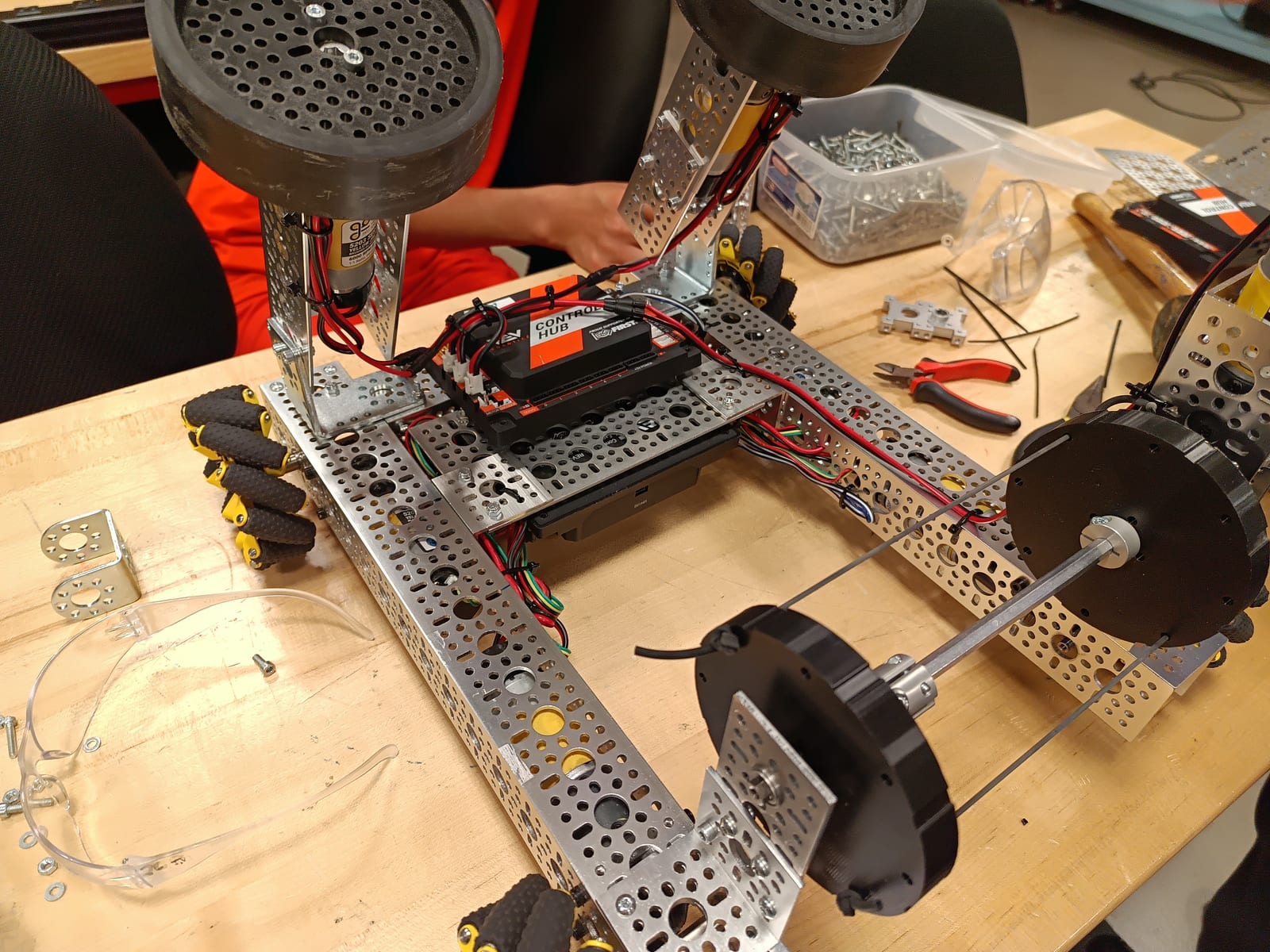 The chassis with the hubs mounted in new positions